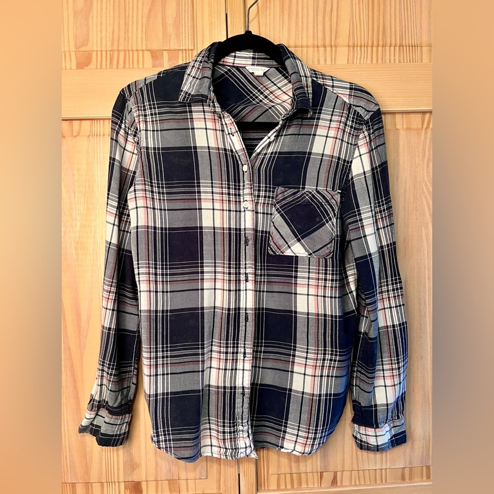 Aeropostale women’s long sleeve plaid shirt size small